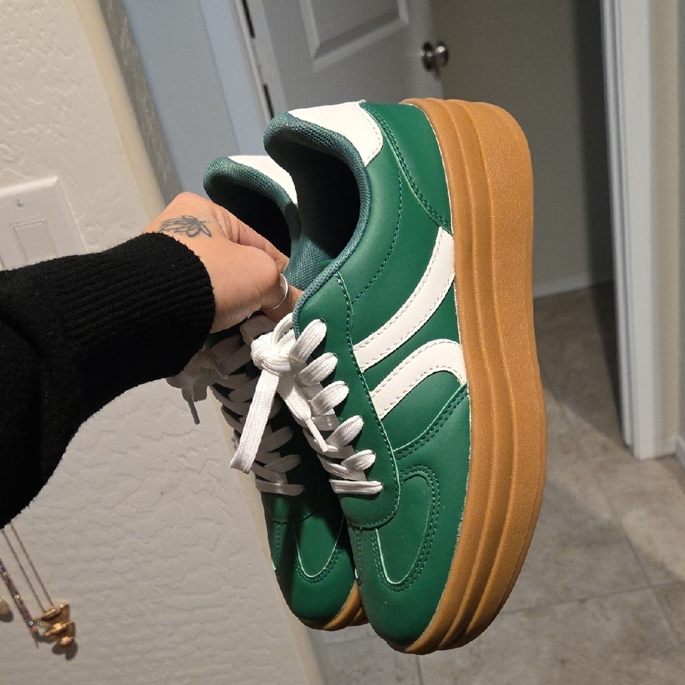 Green and White Platform Sneakers - Picture 2 of 7